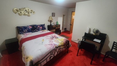 25324 38th Ave S in Kent, WA - Foto de edificio - Building Photo