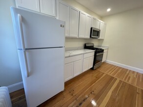 36 Addington Rd, Unit 3 in Brookline, MA - Foto de edificio - Building Photo
