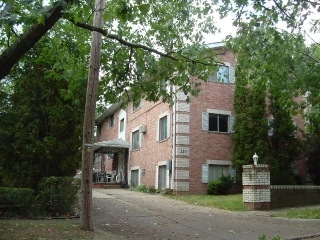 321 Howard St in Medina, OH - Foto de edificio