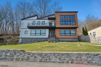 301 Kingsland Rd in Roxbury Township, NJ - Building Photo - Building Photo