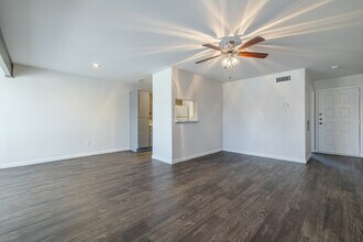 MacKenzie Pointe in Austin, TX - Building Photo - Interior Photo