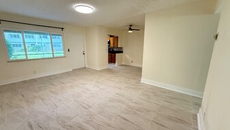 270 Layne Blvd in Hallandale Beach, FL - Building Photo
