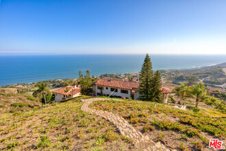 4240 Avenida De La Encinal in Malibu, CA - Building Photo - Building Photo