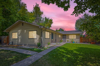 11671 W Katherine Ave in Lakewood, CO - Building Photo - Building Photo