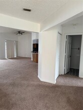 664 Royalty Ct in Poinciana, FL - Building Photo - Building Photo