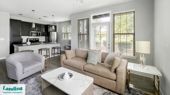 115 Great Lawn Dr in Summerville, SC - Building Photo