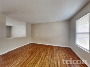 10904 Firefly Ct, Unit 311 in Indianapolis, IN - Building Photo - Building Photo