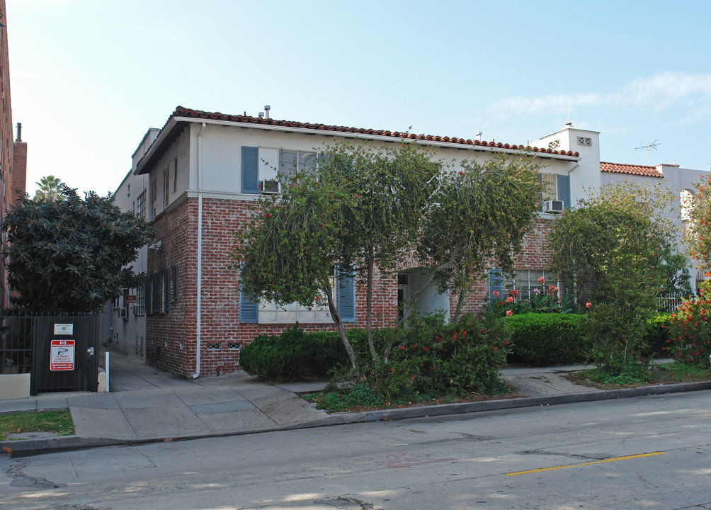 1811 Wilcox Ave in Los Angeles, CA - Building Photo