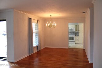 3026 Kaye Lawn Dr in Louisville, KY - Building Photo - Building Photo