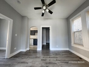 7321 S Kenwood Ave in Chicago, IL - Building Photo - Building Photo