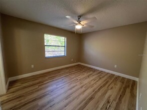 11050 Pendleton Ave in Englewood, FL - Foto de edificio - Building Photo