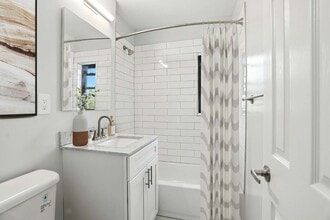 Eagle Rock Apartments at Hicksville & Jericho in Hicksville, NY - Building Photo - Building Photo