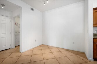 17104 Carrington Park Dr in Tampa, FL - Building Photo - Building Photo
