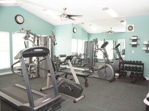 Fox Chase North in Cincinnati, OH - Building Photo - Interior Photo