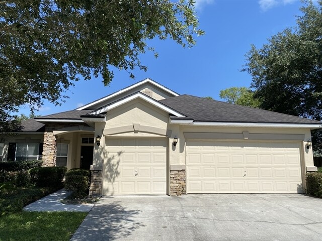 property at 2879 Pebblewood Ln