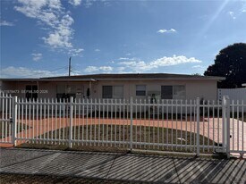 18501 NW 30th Ave in Miami Gardens, FL - Building Photo