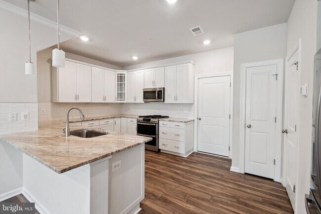 14921 River Walk Way in Woodbridge, VA - Building Photo - Building Photo