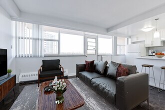 1286 Islington Ave in Toronto, ON - Building Photo - Building Photo