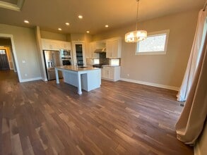 2375 NW Majestic Ridge Dr in Bend, OR - Building Photo - Building Photo