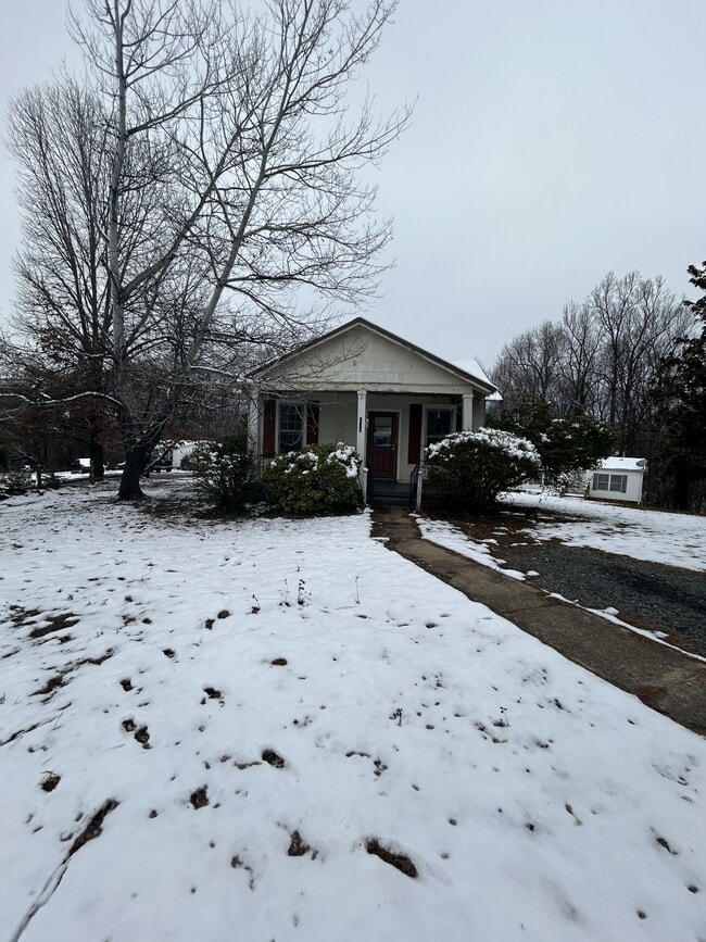 property at 726 Wright Shop Rd