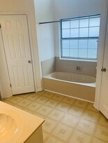 3325 Danbury Ct in Bossier City, LA - Building Photo