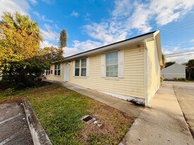 5289 Stacy St in West Palm Beach, FL - Building Photo