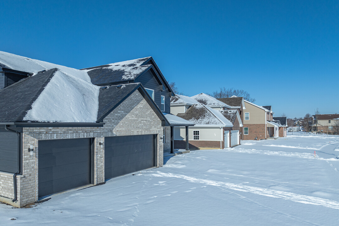 Oak Creek of Lockport in Lockport, IL - Building Photo