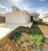 8527 Lattes Wheel in San Antonio, TX - Building Photo