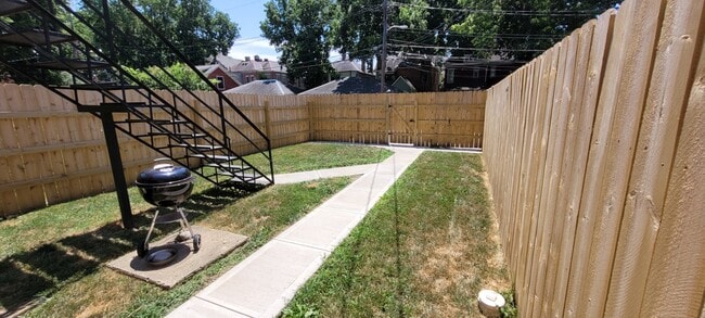 219 W 1st Ave, Unit Apt C in Columbus, OH - Building Photo - Building Photo
