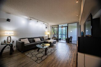 16100 Golf Club Rd in Weston, FL - Building Photo - Building Photo
