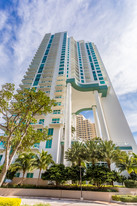 900 Brickell Key Blvd Apartments