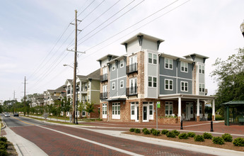 Savannah Gardens in Savannah, GA - Foto de edificio - Building Photo