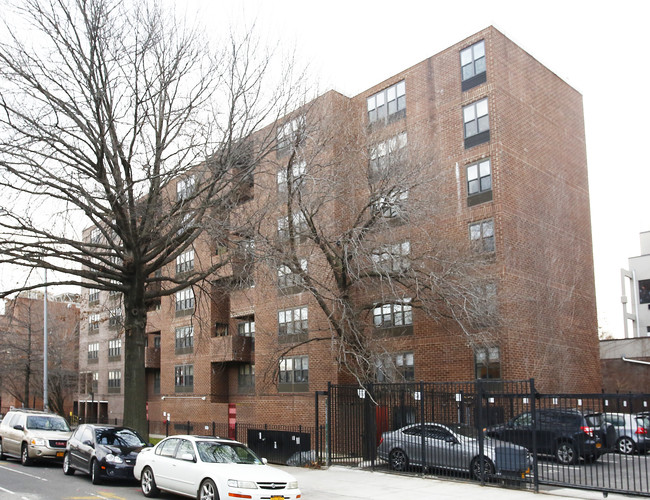 CABS Senior Housing in Brooklyn, NY - Foto de edificio - Building Photo