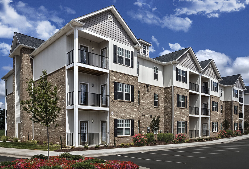 The Retreat at the Park in Burlington, NC - Foto de edificio