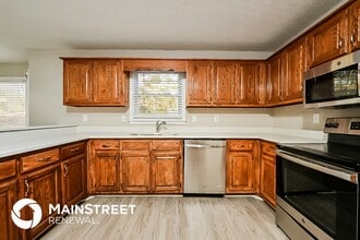 310 Lakefront Dr in Mcdonough, GA - Building Photo - Building Photo