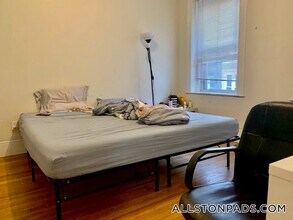 7 Price Rd in Boston, MA - Foto de edificio - Building Photo