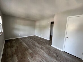 411 Sharp Ln NE in Knoxville, TN - Building Photo - Building Photo