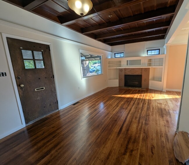 624 NW 11th St, Unit 3