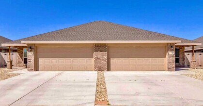 1103 N Englewood Ave in Lubbock, TX - Building Photo - Building Photo