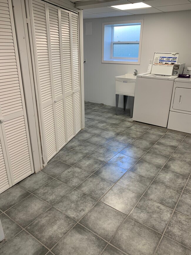 7109 W Schreiber Ave Rentals in Chicago, IL