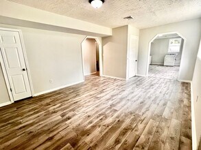 1307 King St, Unit Unit B in Charlottesville, VA - Building Photo - Building Photo