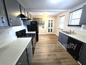 812 Brewster Rd in Alcoa, TN - Building Photo - Building Photo