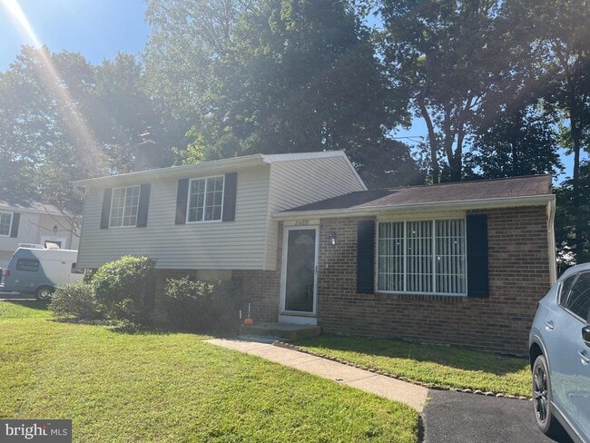 property at 8465 Yellow Leaf Ct