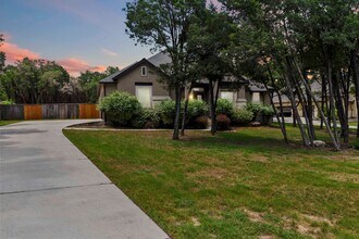 944 Wilderness Oaks in New Braunfels, TX - Building Photo - Building Photo