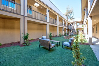 Linden Tree Apartments in Madera, CA - Foto de edificio - Building Photo