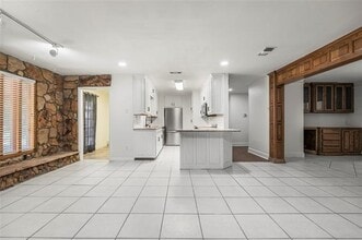 4304 Lindsay Ln in Haltom City, TX - Building Photo - Building Photo