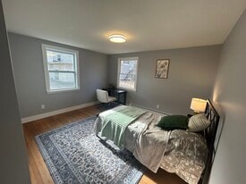 36 Taylor St in Amherst, MA - Building Photo