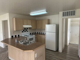 112 Davis Ave in Nampa, ID - Building Photo