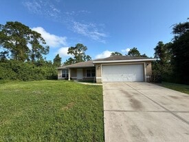 919 Berg St E in Lehigh Acres, FL - Building Photo