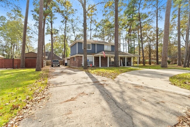 117 E Park Dr in Montgomery, TX - Building Photo - Building Photo